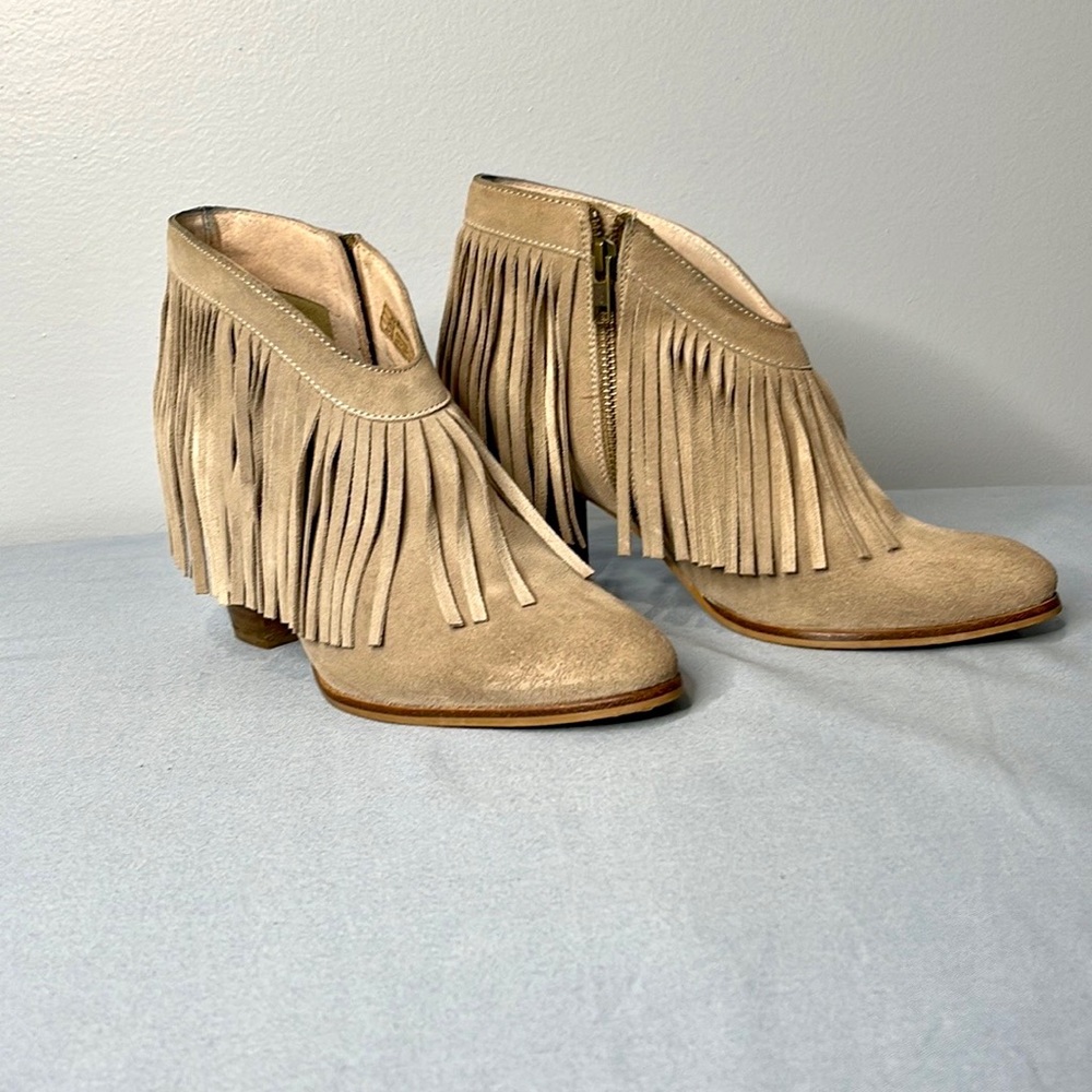 Ariat suede fringe bootie, size 9